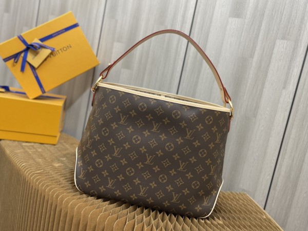 Handbag   Louis Vuitton  M40352  size  46*30*13 cm
