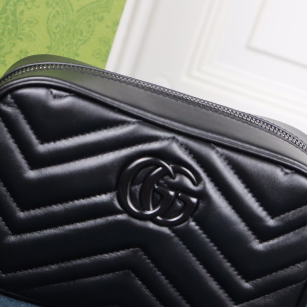 Handbag   Gucci   448065  size  18X12X6 cm