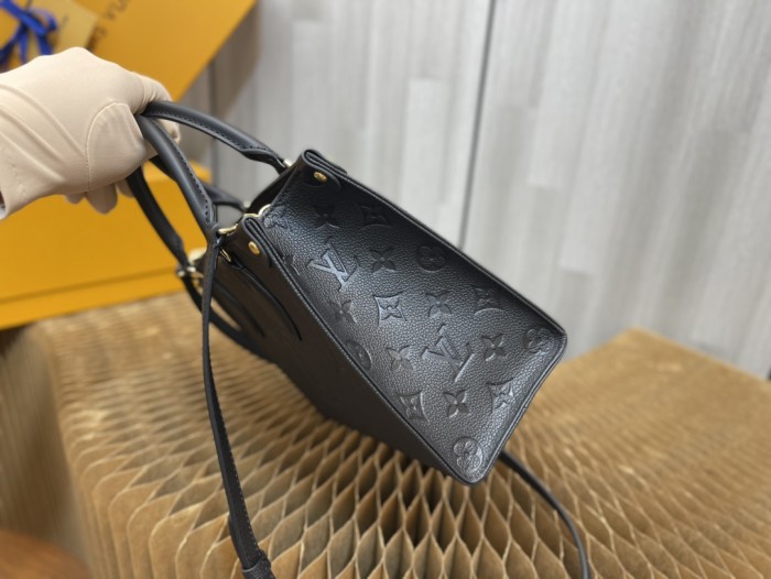   Handbag  Louis Vuitton  M45653  size 25x19x11.5 cm