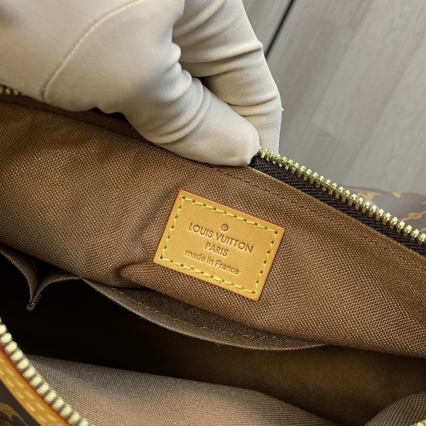 Handbag   Louis Vuitton M40077  size  W30xH20xD17 cm