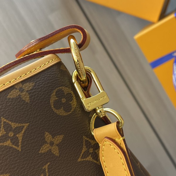 Handbag   Louis Vuitton  M40352 size  46*30*13 cm