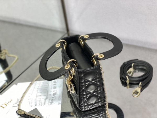 Handbag  Dior  size 17 cm