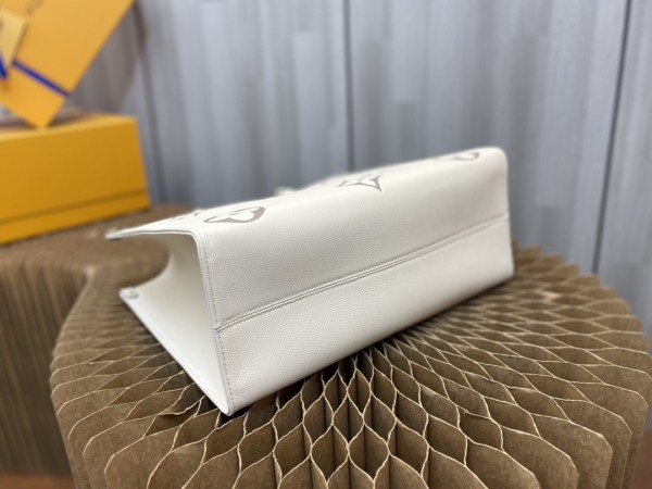 Handbag  Louis Vuitton  M45494  size 34x26x13 cm