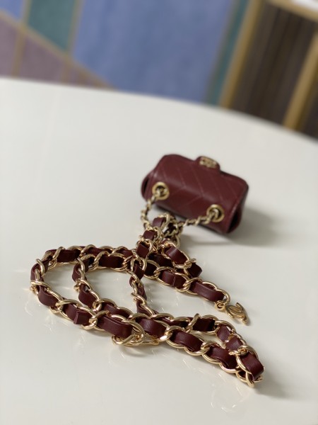 Handbag   Chanel  2080  size  9.8.3 cm