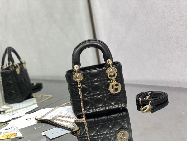 Handbag  Dior  size 17 cm