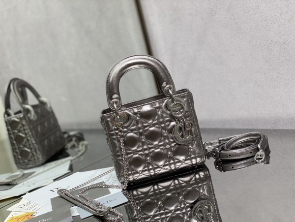 Handbag  Dior  size  17 cm