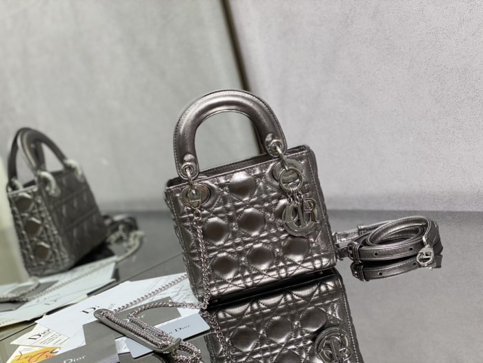 Handbag  Dior  size  17 cm