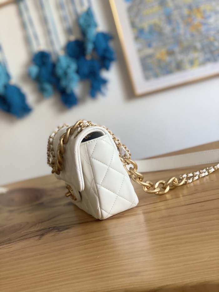 Handbag   Chanel   As3109  size  19*14*6 cm