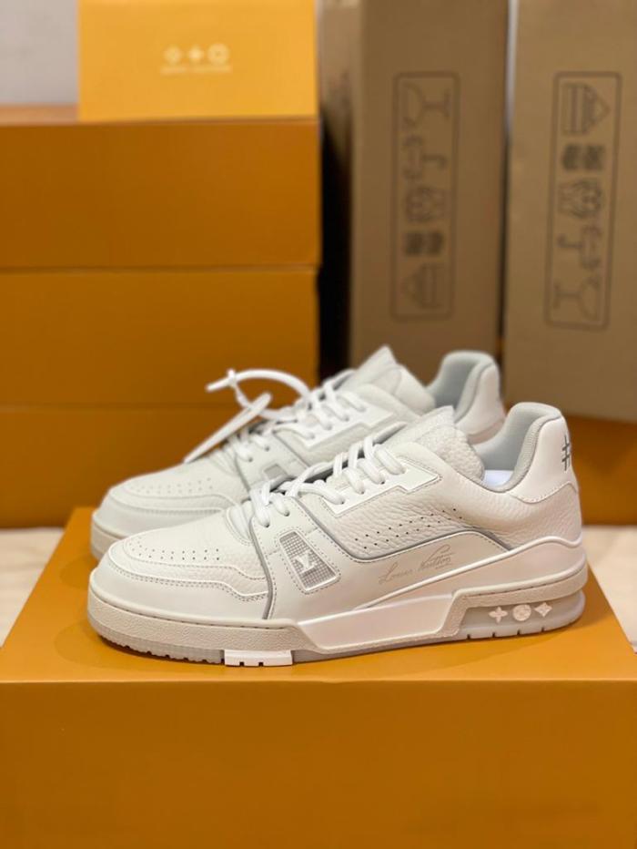 Louis Vuitton Trainer White Signature