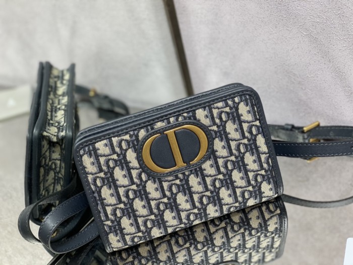 Handbag  Dior  size  19*12.5*4 cm