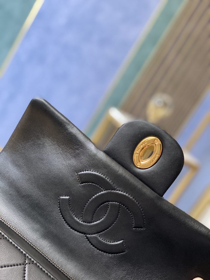 Handbag   Chanel  A88 size  30.21.8 cm