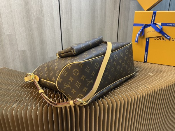 Handbag   Louis Vuitton  M40352 size  46*30*13 cm