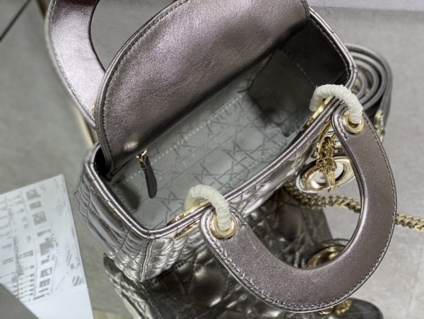 Handbag  Dior size  17 cm