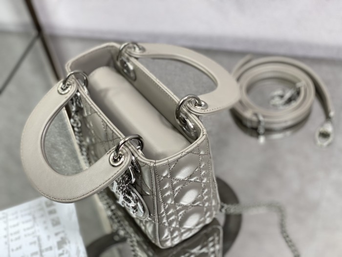 Handbag  Dior size  17 cm