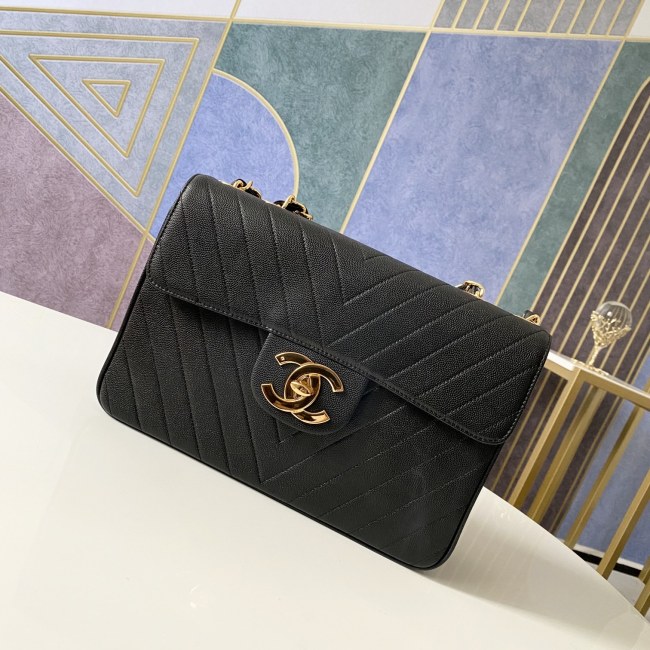 Handbag   Chanel  A88  size  30.21.8 cm