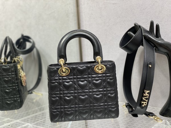  Handbag  Dior  size 20 cm