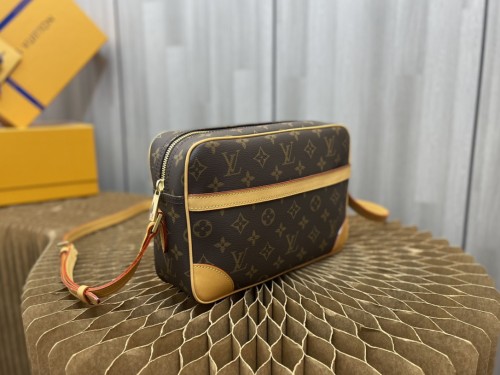   Handbag  Louis Vuitton  M51274  size  27*17*7 cm