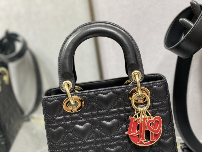  Handbag  Dior  size 20 cm