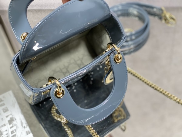 Handbag  Dior  size  17 cm