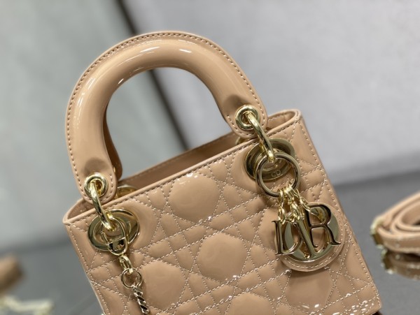 Handbag  Dior  size 17 cm