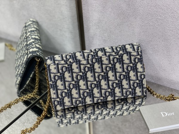 Handbag  Dior size 19 cm