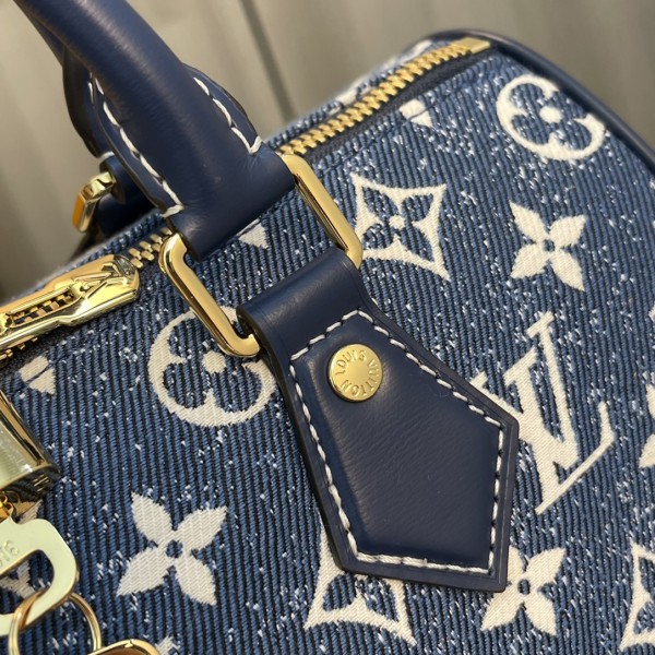  Handbag   Louis Vuitton  M59609  size 25.0 x 19.0 x 15.0  cm