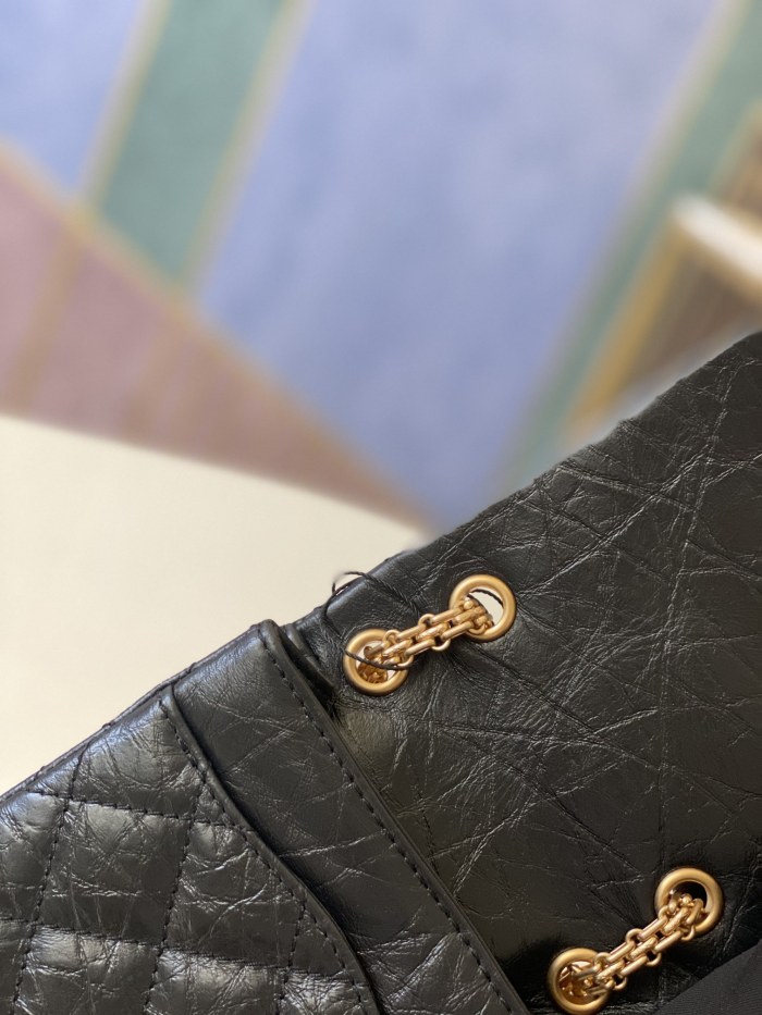 Handbag   Chanel AS1326  size  17 13.5 5.5 cm