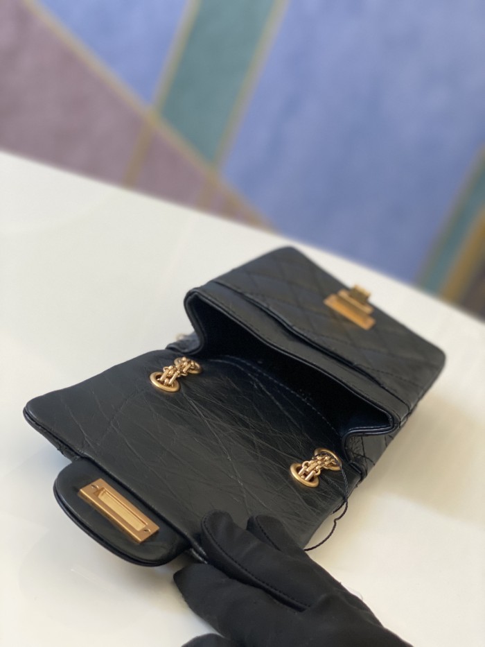 Handbag   Chanel AS1326  size  17 13.5 5.5 cm