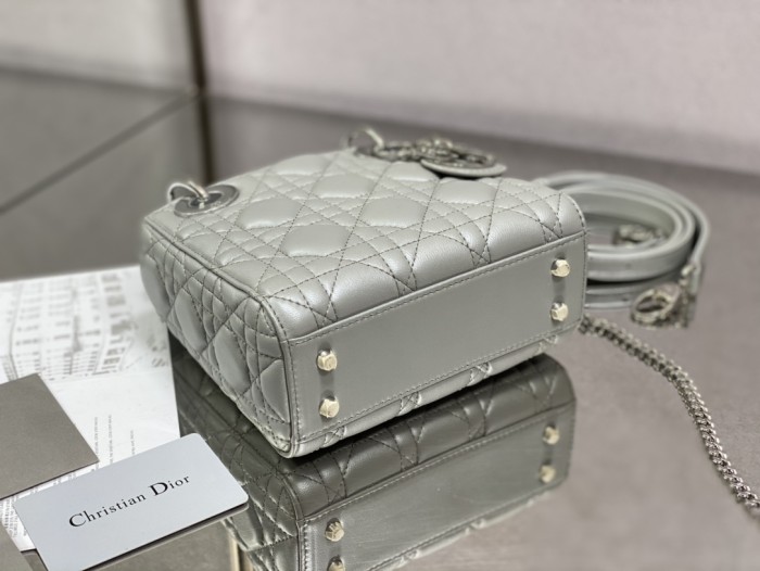 Handbag  Dior  size  17 cm