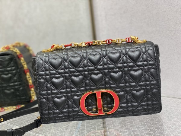 Handbag  Dior size  25.5*15*8 cm