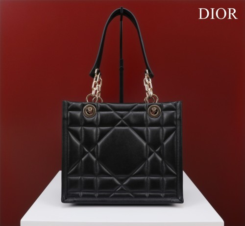 Handbag  Dior  size 36.5×28×17.5 cm