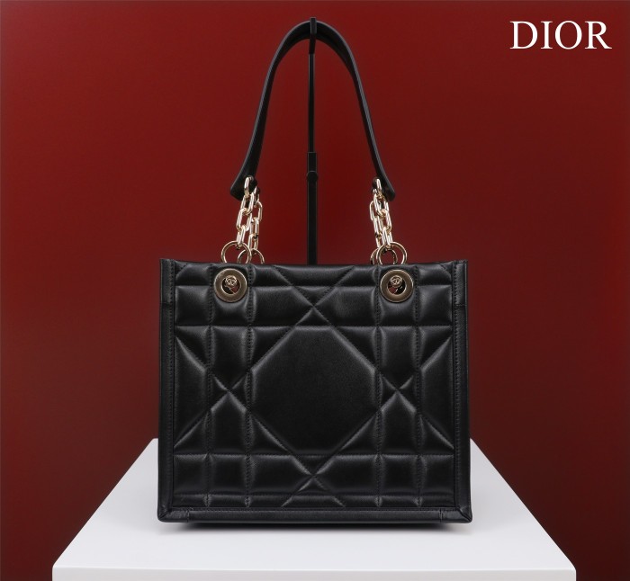 Handbag  Dior  size 36.5×28×17.5 cm