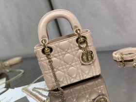 Handbag  Dior  size  17 cm