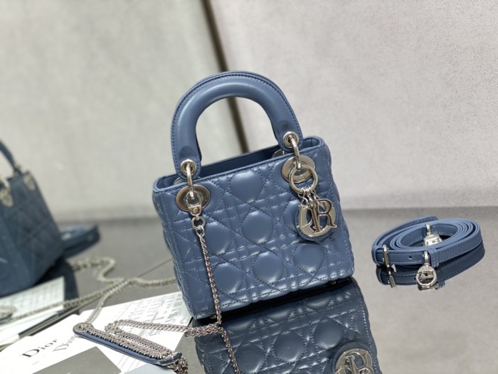 Handbag  Dior  size  17 cm