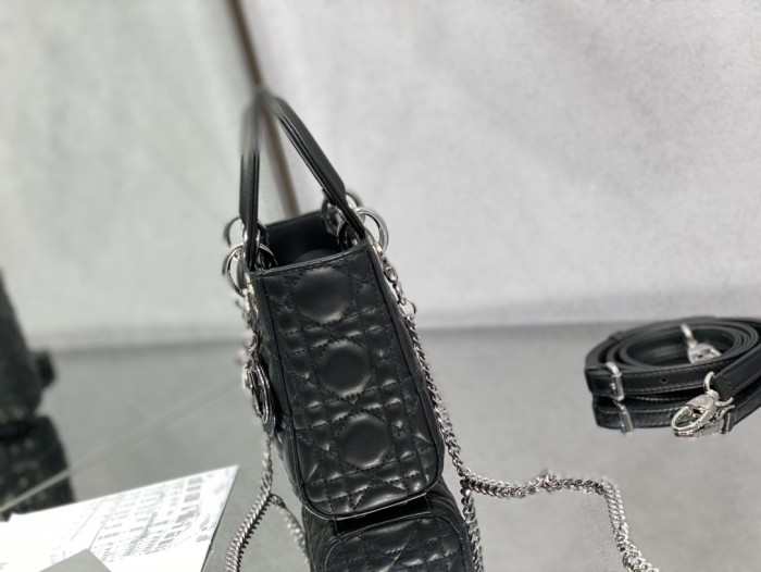 Handbag  Dior  size  17 cm