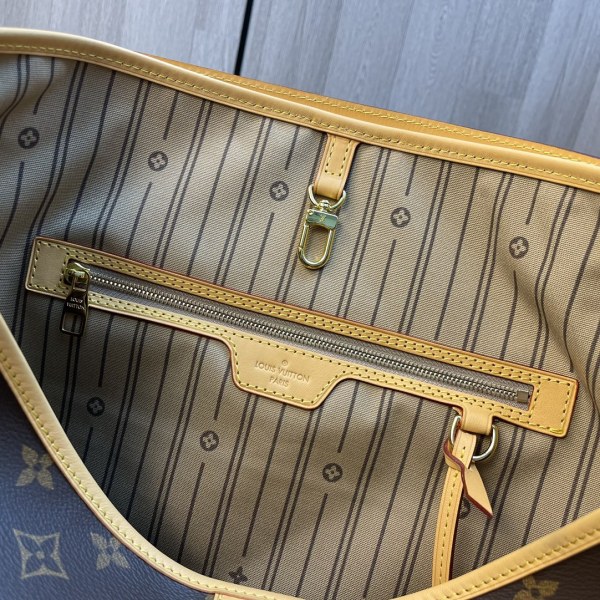 Handbag   Louis Vuitton M40353   size  52-30-20 cm