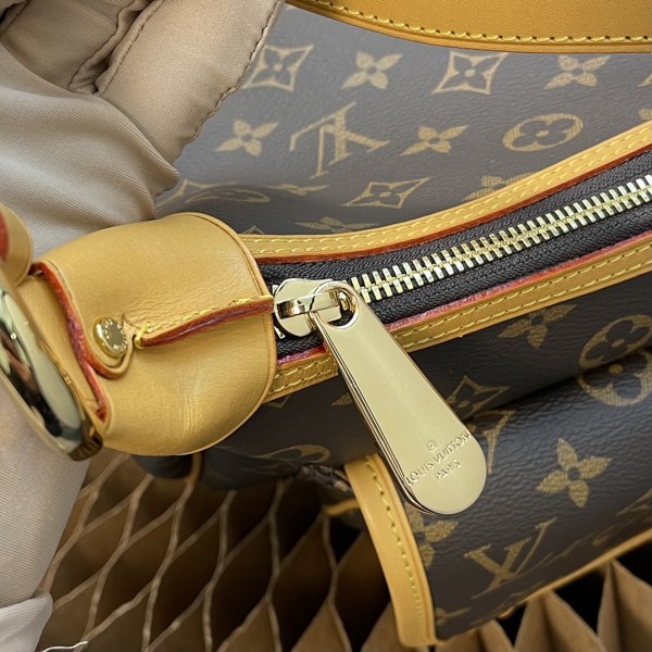 Handbag   Louis Vuitton M40077  size  W30xH20xD17 cm