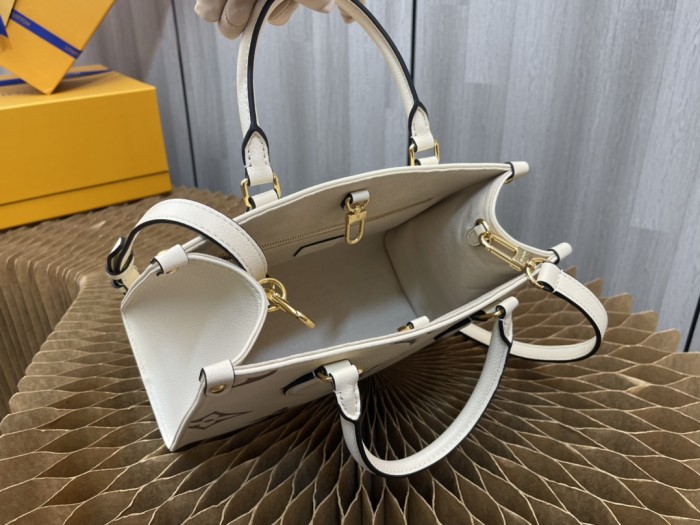   Handbag  Louis Vuitton   M45659 size  25.0 x 11.0 x 19.0  cm