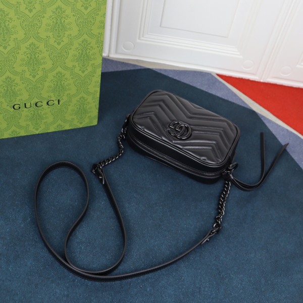 Handbag   Gucci   448065  size  18X12X6 cm