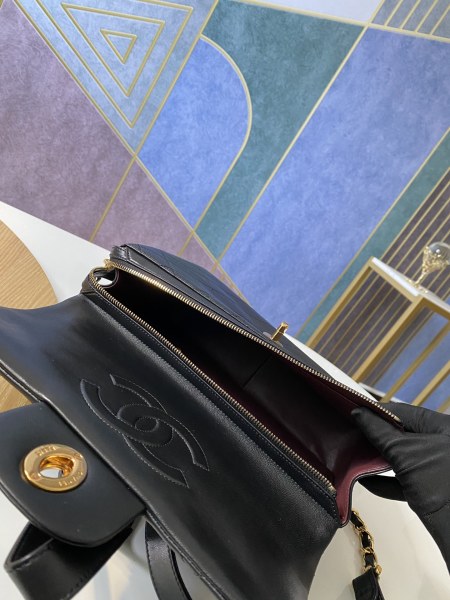 Handbag   Chanel  A88 size  30.21.8 cm