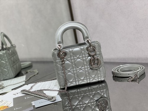 Handbag  Dior  size  17 cm