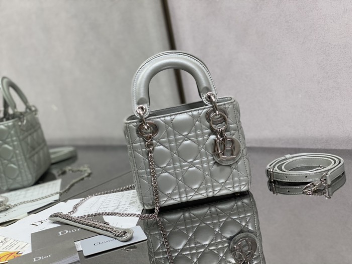 Handbag  Dior  size  17 cm