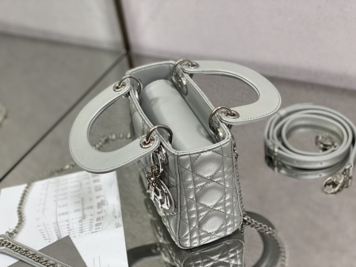 Handbag  Dior  size  17 cm