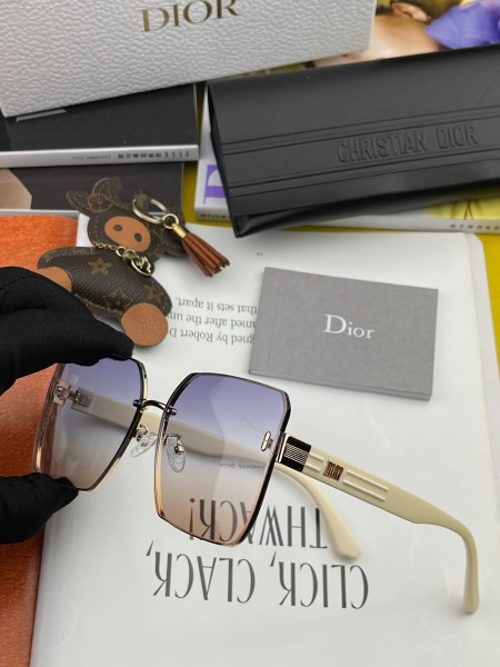 sunglasses Dior CD748
