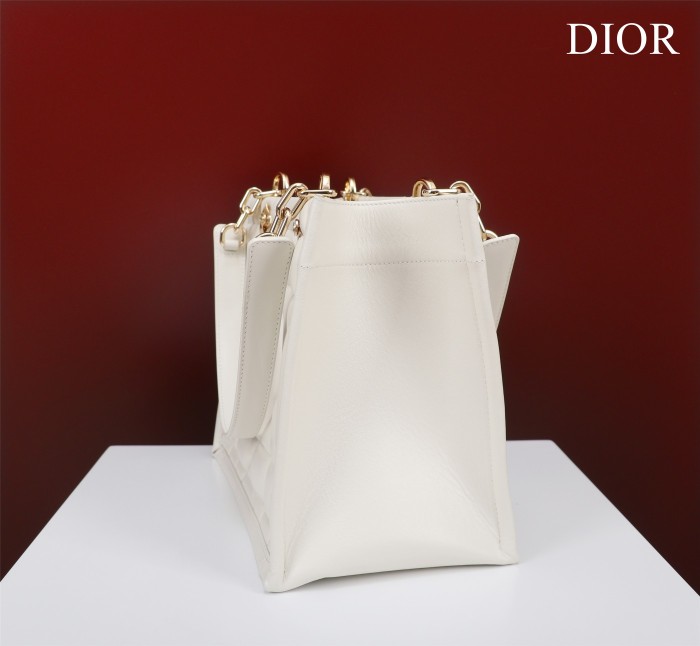 Handbag  Dior  size  36.5×28×17.5  cm