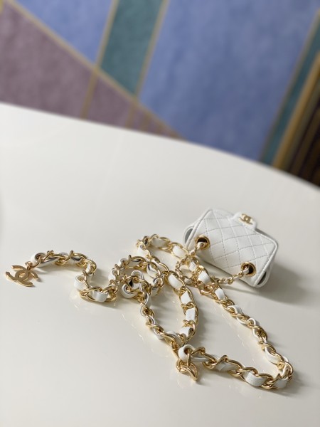 Handbag   Chanel  2080  size  9.8.3 cm