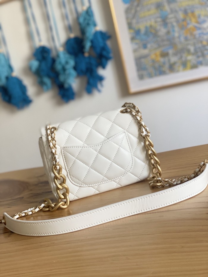 Handbag   Chanel   As3109  size  19*14*6 cm