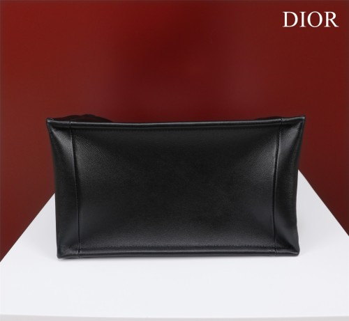 Handbag  Dior  size 36.5×28×17.5 cm