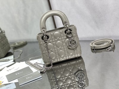 Handbag  Dior size  17 cm