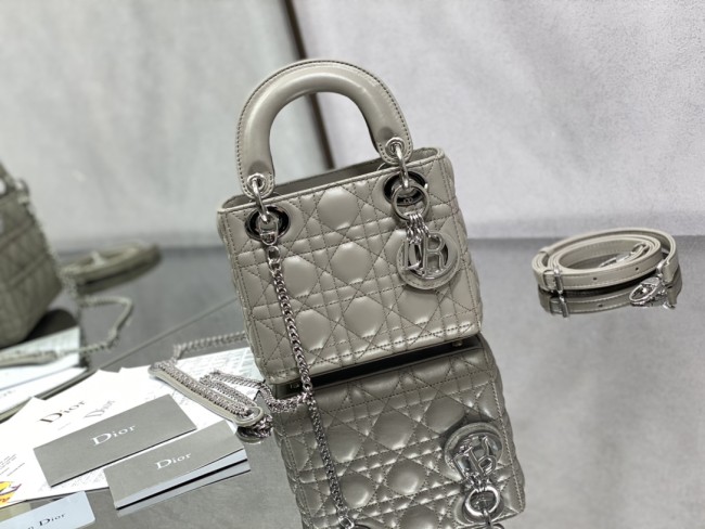 Handbag  Dior size  17 cm